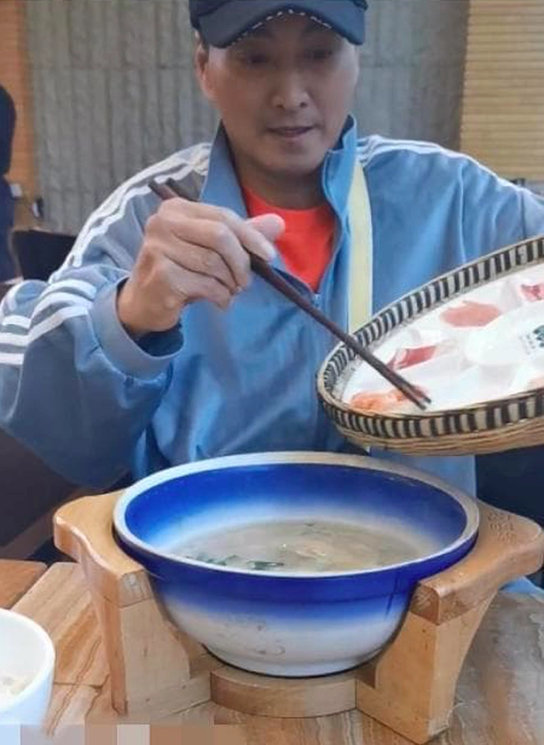 Hà Gia Kính - Triển Chiêu giàu nhất màn ảnh bất ngờ bị chỉ trích vì một video trên mạng - Hình 1