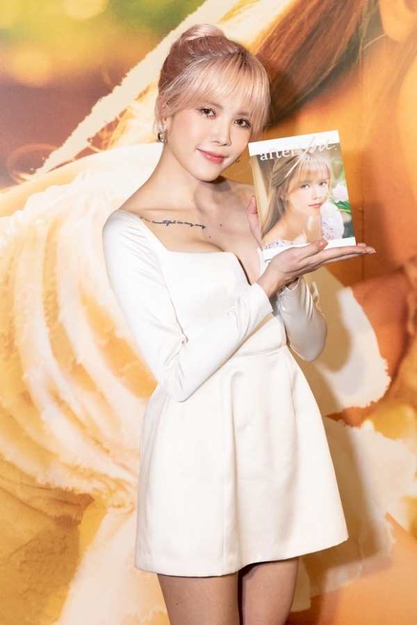 Sơn Tùng M-TP có động thái khó hiểu trong lúc Thiều Bảo Trâm xúc động ra MV mới - Hình 1