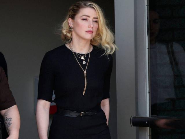 Amber Heard phản ứng lạ trước lời cầu hôn ngọt ngào của đại gia Ả Rập - Hình 5