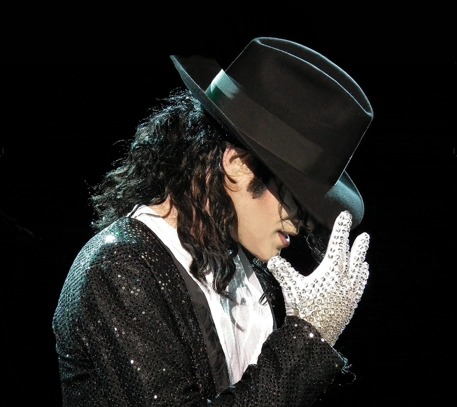 Michael Jackson: Ông hoàng nhạc Pop với điệu nhảy huyền thoại và bê bối lạm dụng tình dục - Hình 4