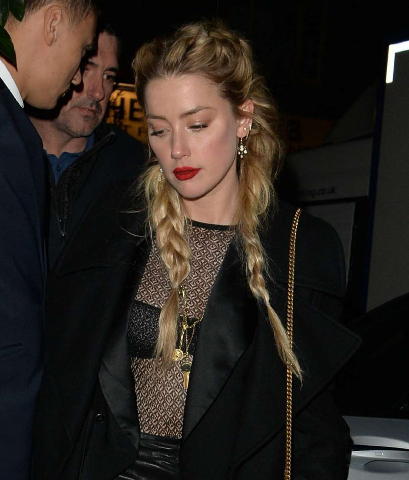 Johnny Depp sỉ thẳng mặt Amber Heard: Em đang ngồi đó như một con vật bị ngứa suốt 7 năm - Hình 1