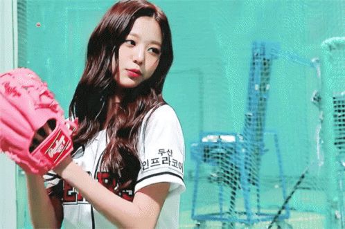 Nữ idol có khí chất nổi tiếng được fan bình chọn: Wonyoung (IVE), Joy (Red Velvet) có mặt nhưng BLACKPINK lại không phải Jennie? - Hình 2