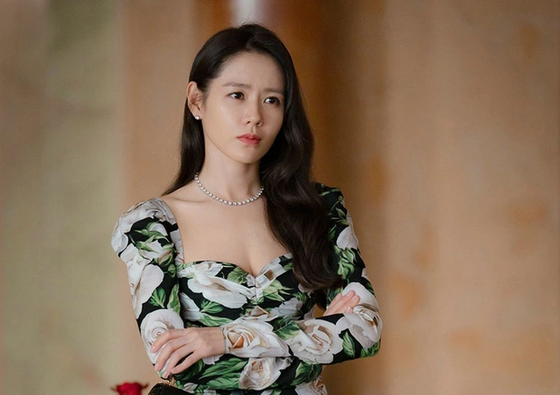 Son Ye Jin lần đầu lộ diện sau thông báo mang thai, nhan sắc mẹ bầu gây ngỡ ngàng - Hình 8