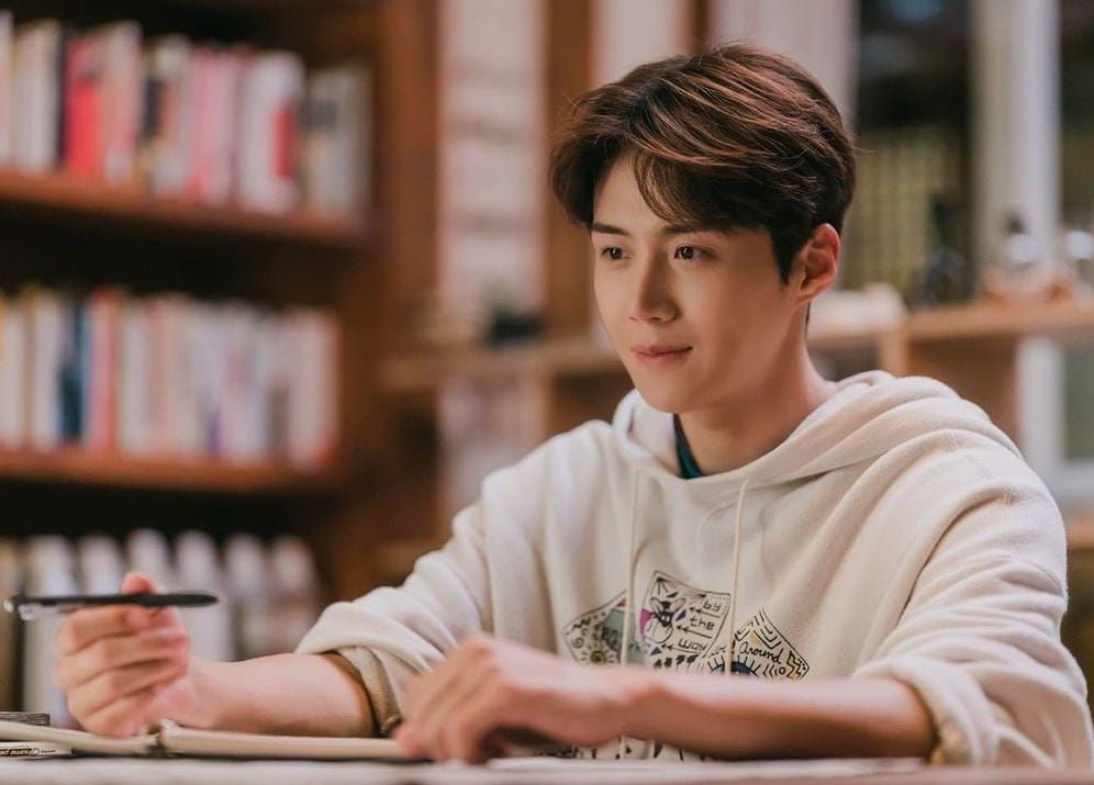 Kim Seon Ho vừa tái xuất đã phải nhập viện vì bệnh nặng hậu bê bối ép bạn gái phá thai - Hình 1