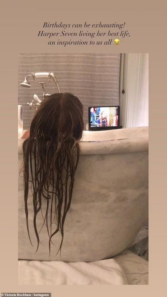 Harper Beckham đáng yêu đón sinh nhật tuổi 11, Suri Cruise gây bão nhan sắc ở tuổi 16 - Hình 4