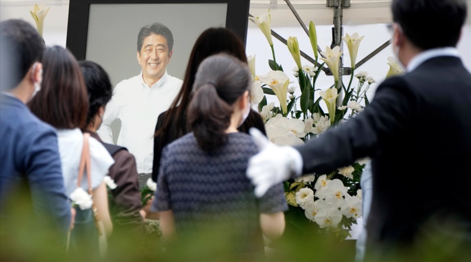 CHẤN ĐỘNG: Phát hiện mới trong nhà của kẻ ám sát ông Abe Shinzo khiến dư luận hoang mang - Hình 5