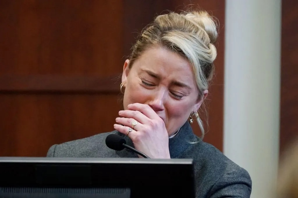 Amber Heard tiếp tục nhận cái lắc đầu từ toà án, còn bị gọi là kẻ đào mỏ - Hình 4