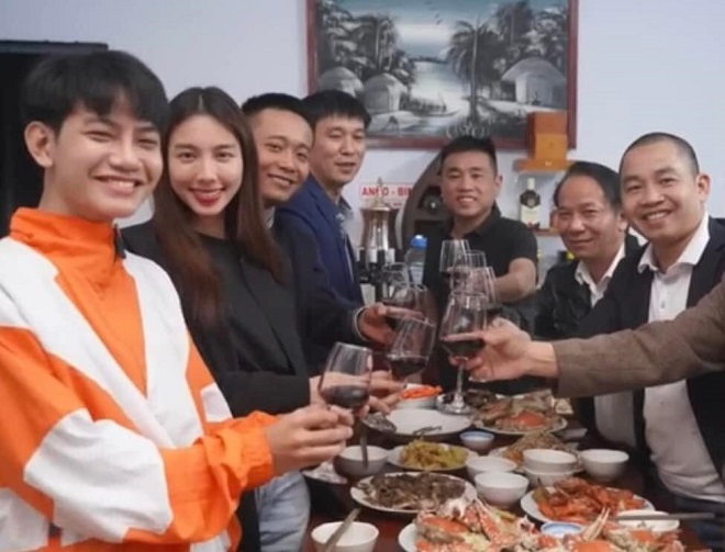 Thùy Tiên bất ngờ gửi lời cảm ơn ngọt ngào đến Quang Linh Vlogs sau khi dân tình đẩy thuyền - Hình 19