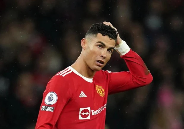 Ronaldo muối mặt vì liên tục bị các CLB lớn từ chối, chuyên gia chỉ ra 4 nguyên nhân chính - Hình 1
