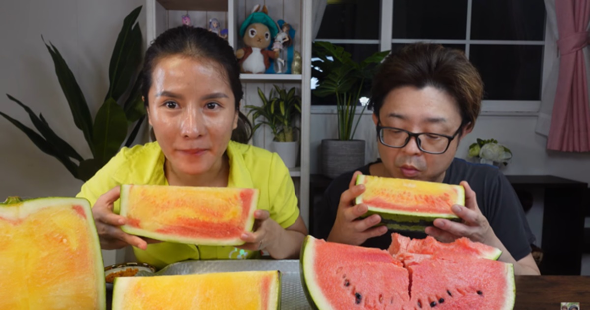 Bà Nhân Vlog gây sốc vì chi 3 triệu chỉ để mua 1 quả dưa hấu về review - Hình 8