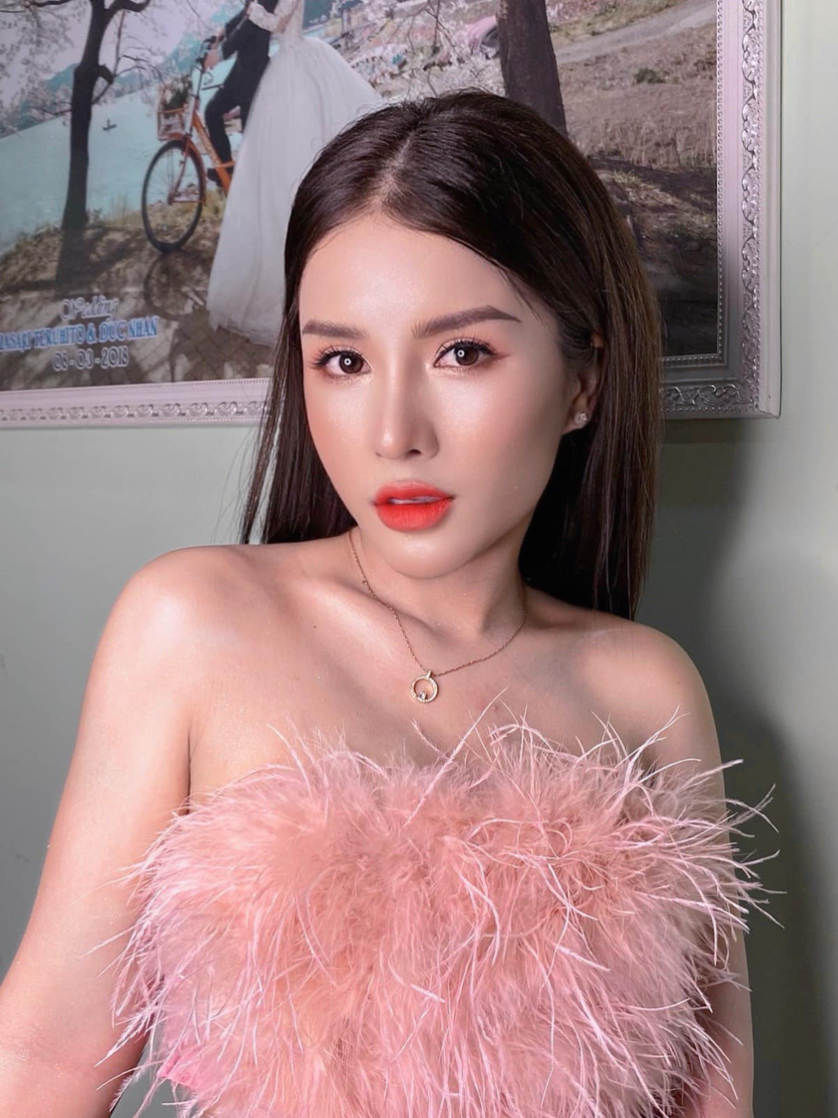Bà Nhân Vlog gây sốc vì chi 3 triệu chỉ để mua 1 quả dưa hấu về review - Hình 6