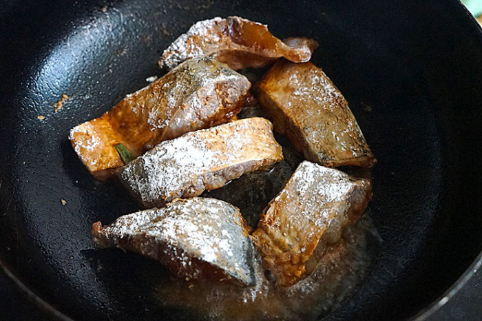 Bí quyết kho cá ngon của người Trung Quốc, ướp 24 tiếng, thịt chắc thơm, ăn là nghiện - Hình 5