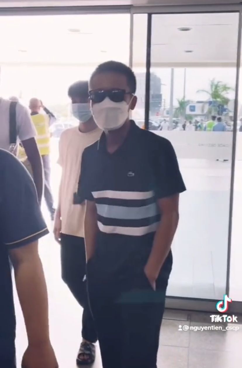 Thùy Tiên và Quang Linh chụp ảnh cưới sau chuyến thiện nguyện ở Châu Phi, chuyện gì đây? - Hình 4