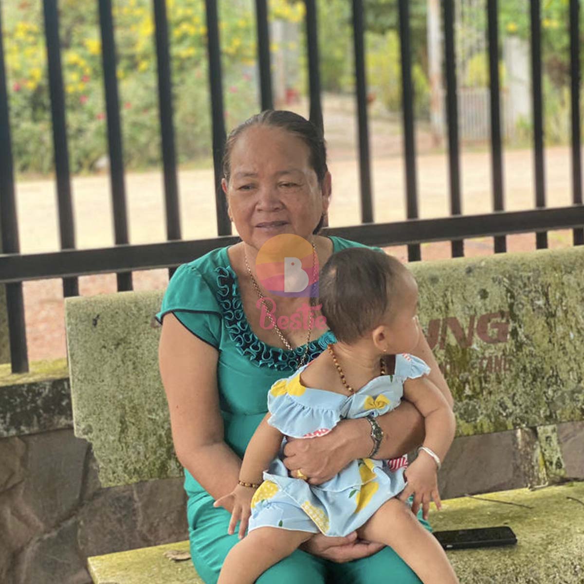 Cận cảnh phòng ngủ HH Ngọc Châu: Không giường, chỉ có 1 tấm nệm nhỏ, vách tường ố vàng - Hình 10