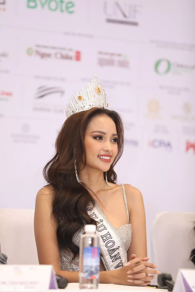 Cận cảnh phòng ngủ HH Ngọc Châu: Không giường, chỉ có 1 tấm nệm nhỏ, vách tường ố vàng - Hình 11