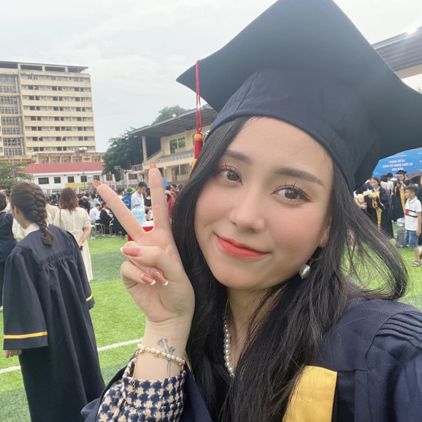Cô giáo Minh Thu và cuộc sống hiện tại sau 1 năm gây bão mạng - Hình 8