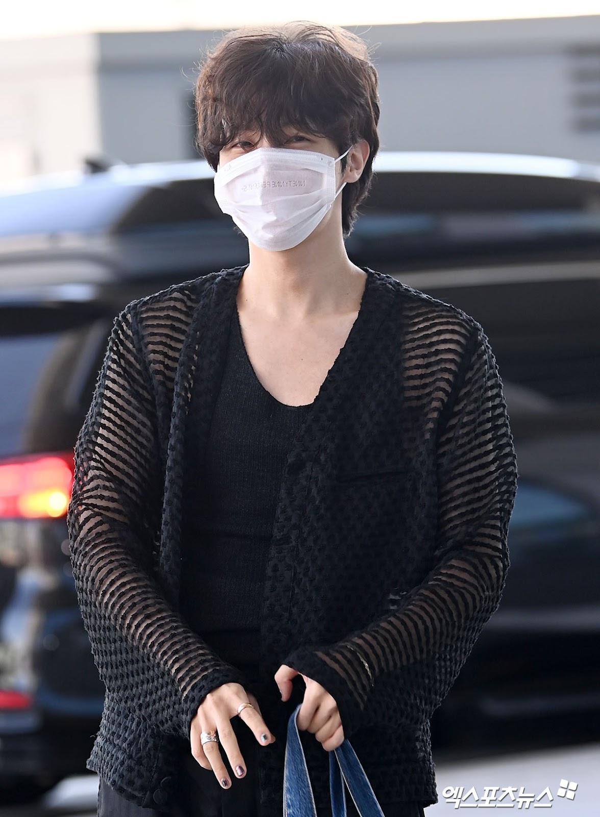 J-Hope (BTS) xuất hiện với diện mạo độc lạ, bay sang Mỹ diễn Lollapalooza - Hình 5