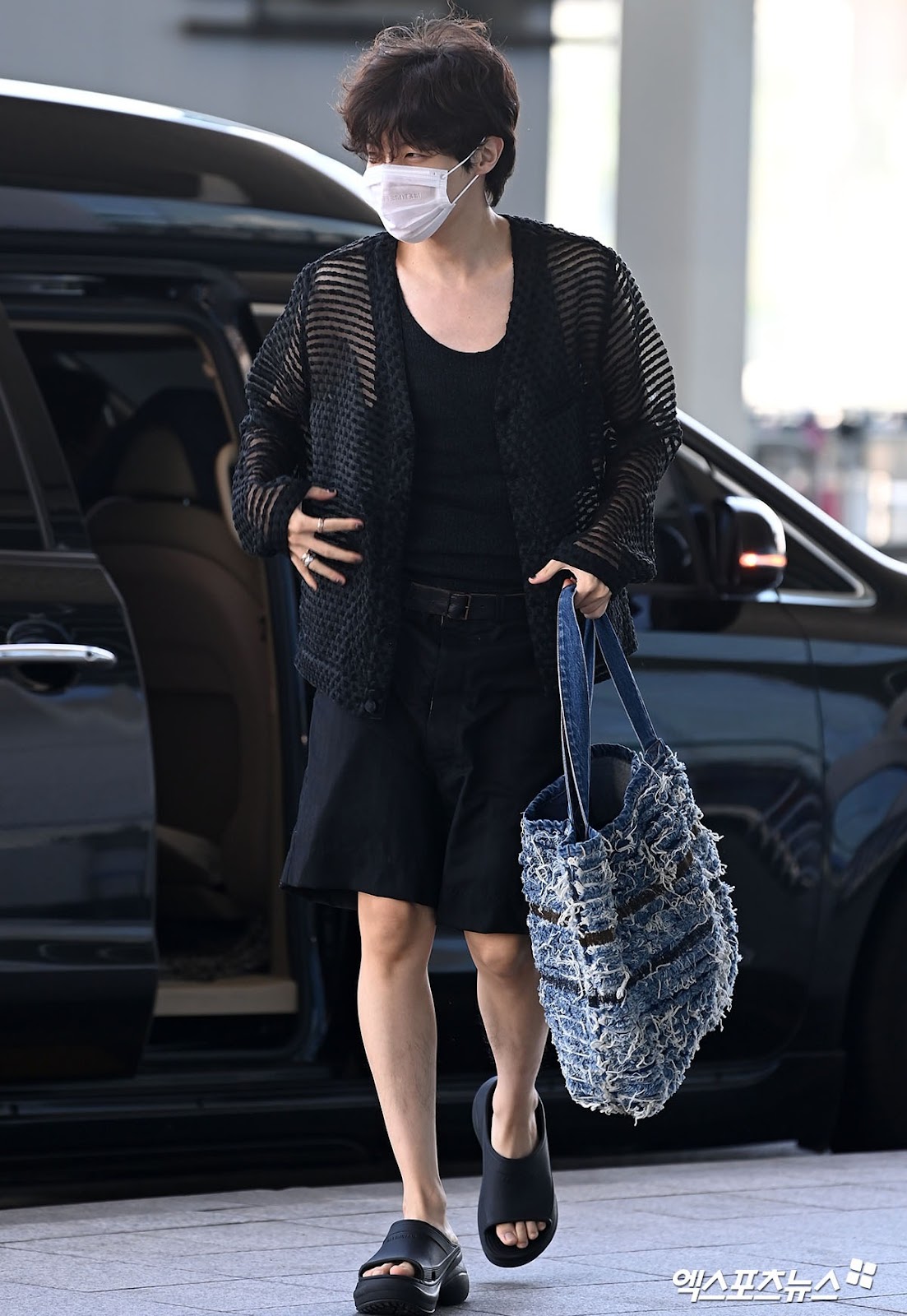 J-Hope (BTS) xuất hiện với diện mạo độc lạ, bay sang Mỹ diễn Lollapalooza - Hình 1