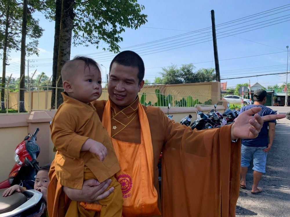 Cựu trụ trì chùa Vĩnh Long chung thân vì lừa đảo 68 tỷ: Đề nghị hủy bỏ Huân chương lao động - Hình 2
