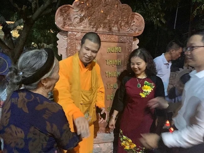 Cựu trụ trì chùa Vĩnh Long chung thân vì lừa đảo 68 tỷ: Đề nghị hủy bỏ Huân chương lao động - Hình 3