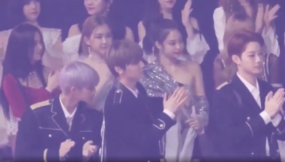 BLACKPINK bị chỉ trích nặng nề vì có hành động thiếu tôn trọng BTS - Hình 5