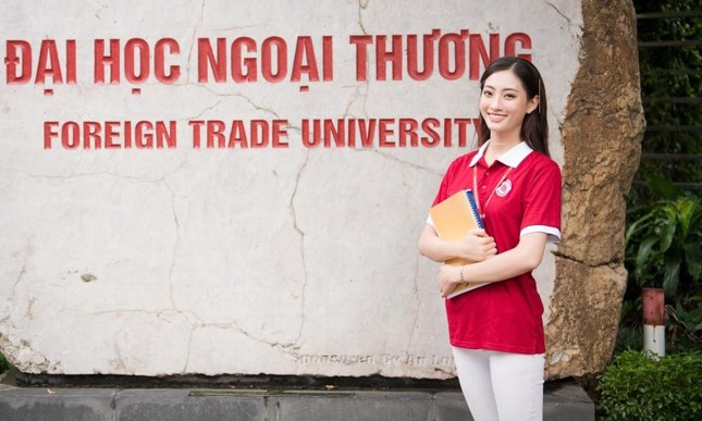 Thùy Tiên có động thái lạ khi hay tin Lương Thùy Linh tốt nghiệp Đại học Ngoại thương loại xuất sắc - Hình 1