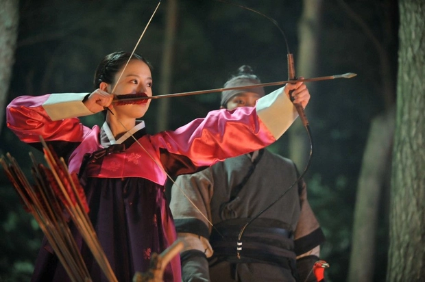 Moon Chae Won - Nữ hoàng rating xứ Hàn từng phim giả tình thật với Song Joong Ki - Hình 3