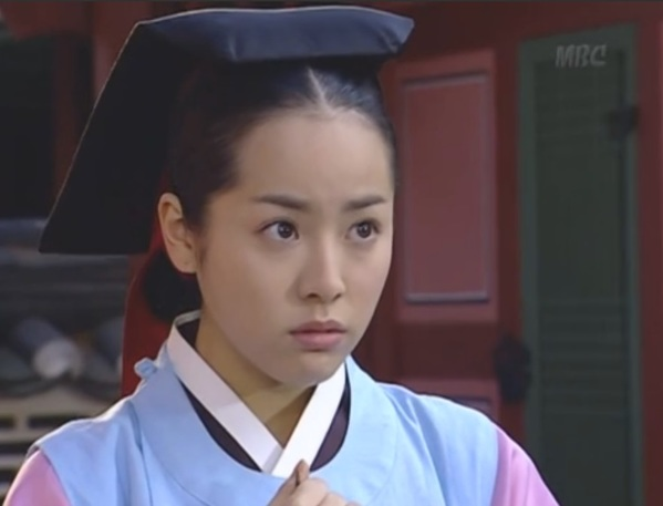 Han Ji Min - Tình cũ Hyun Bin từng bỏ quay phim, cãi ekip để cứu đồng nghiệp - Hình 1