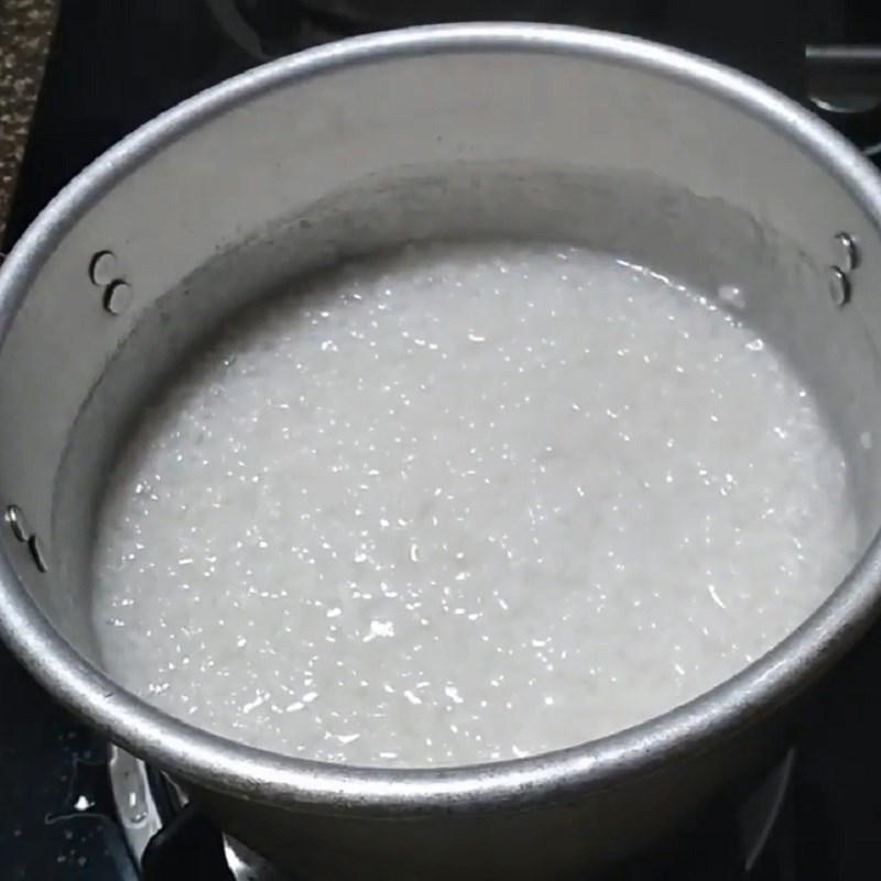 2 cách nấu cháo trắng (cháo hoa) bằng nồi cơm điện và bếp gas ngon đơn giản - Hình 15