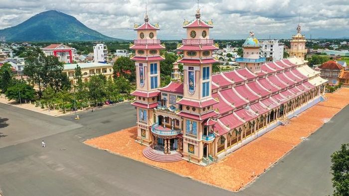 5 điểm đến níu chân du khách ở Tây Ninh - Hình 3