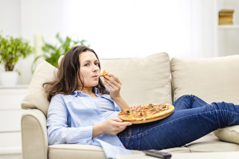 Chuyên gia: Các triệu chứng cholesterol cao cần theo dõi - Hình 1