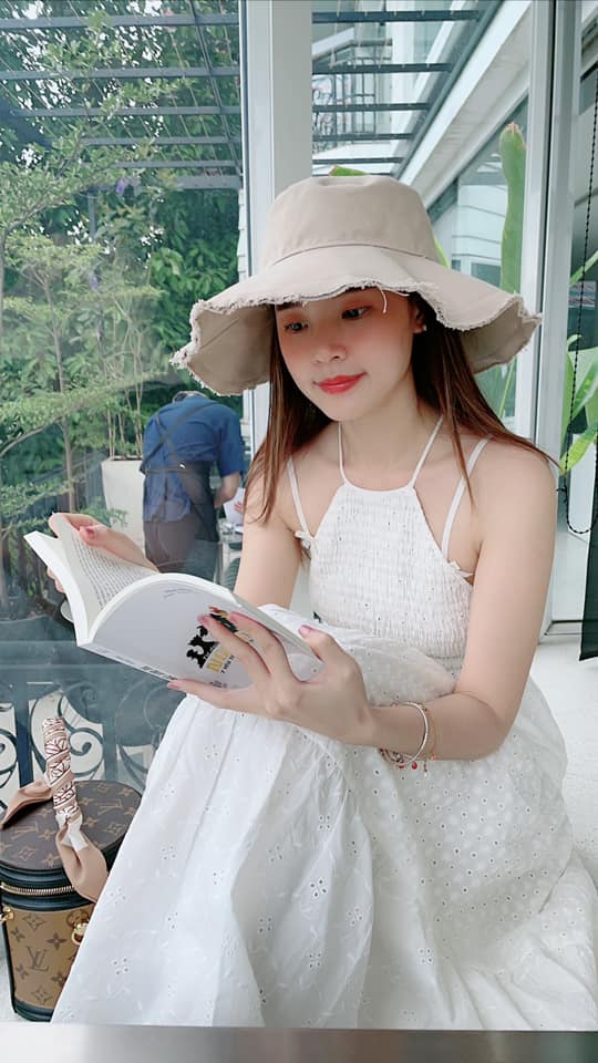 Midu hiếm hoi khoe vòng 1 căng đầy, lấp ló hờ hững khiến dân tình xịt máu mũi - Hình 9