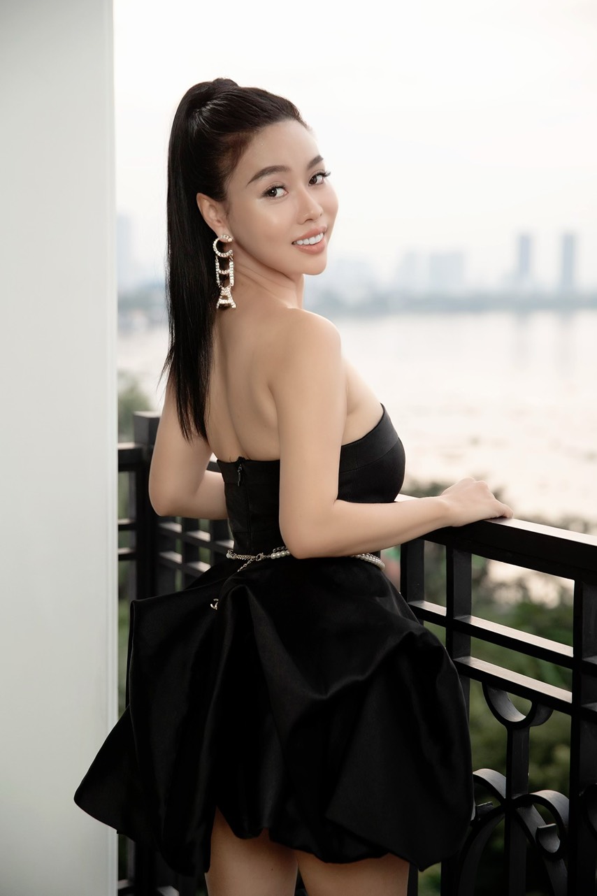 Người đẹp không tuổi Mika Nguyen chia sẻ bí quyết đảo ngược lão hóa ở tuổi gần U50 - Hình 3