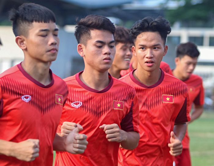 U19 Việt Nam đổi thủ môn sau chiếc thẻ đỏ - Hình 2
