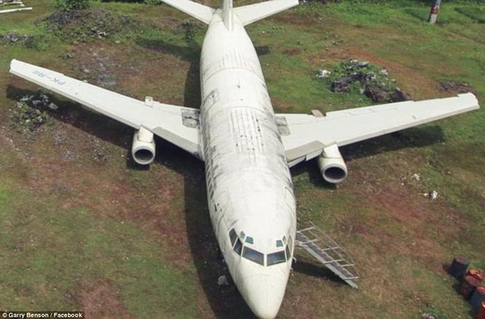 Hé lộ bí ẩn chiếc máy bay Boeing 737 bị bỏ hoang ở Bali - Hình 7
