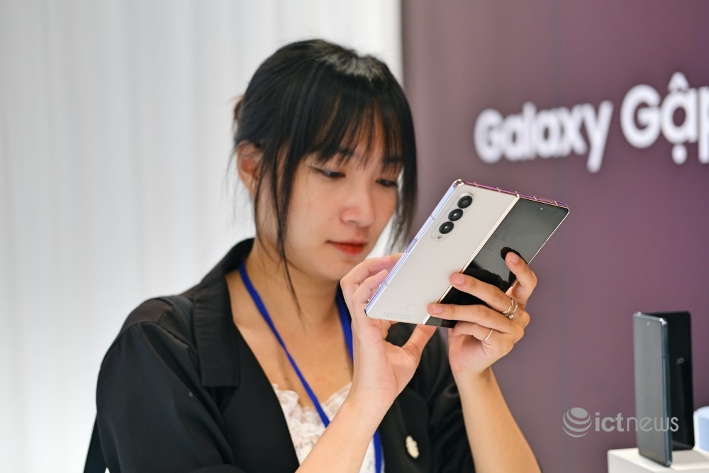 Hình ảnh và video chi tiết Samsung Z Fold 4 và Z Flip 4 tại Việt Nam - Hình 1