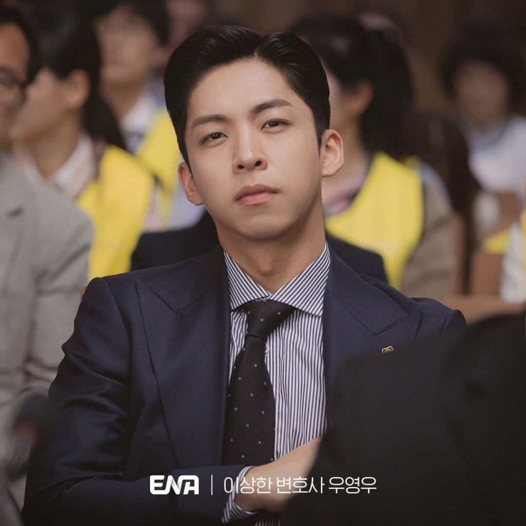 Jisoo, Lisa công khai mê mẩn Nữ luật sư kỳ lạ Park Eun Bin, còn bắt chước làm 1 hành động đáng yêu - Hình 7