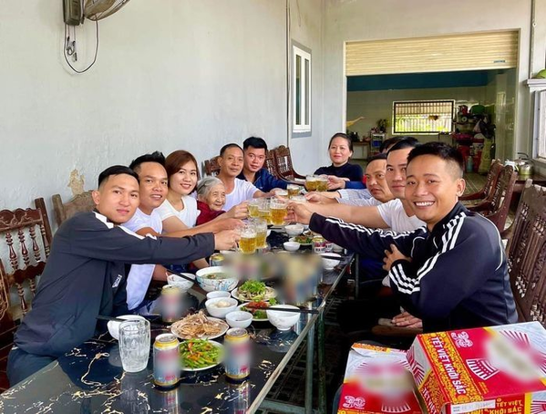 Thùy Tiên diện kiến bố Quang Linh Vlog: Bác trai phúc hậu, phong độ như thanh niên - Hình 5