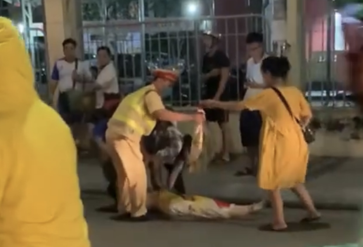 Cô gái trẻ khỏa thân, gây náo loạn trên đường Nguyễn Trãi không sử dụng chất cấm - Hình 2