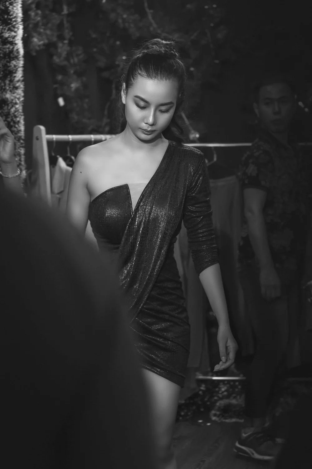 Lại Thanh Hương: Người mẫu từng bị ném đá vì ăn mặc phản cảm, ôm vai, bá cổ U23 VN, hiện tại ra sao? - Hình 6