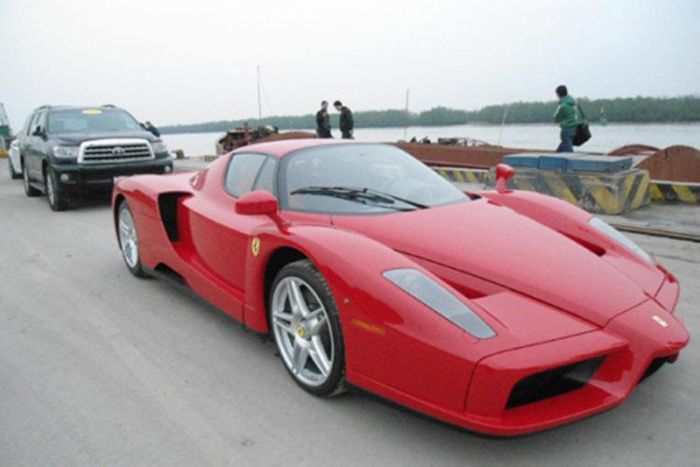 Siêu xe Ferrari Enzo hàng hiếm được bán với giá 38 triệu USD  Ôtô