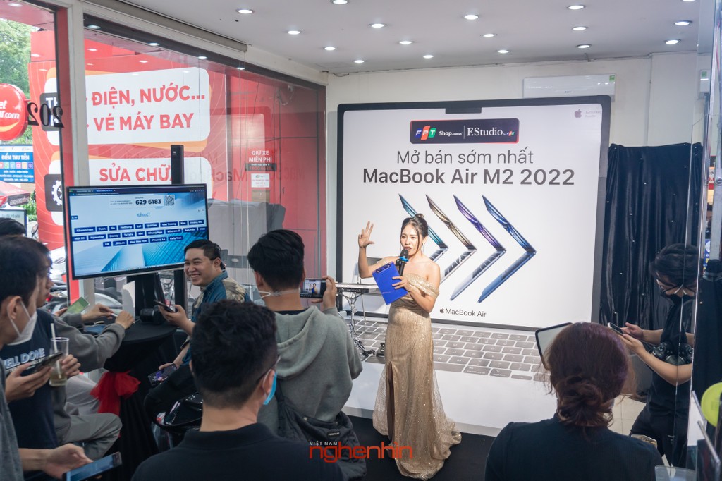 FPT Shop mở bán sớm MacBook Air M2 tại Việt Nam cùng quà tặng hấp dẫn - Hình 7