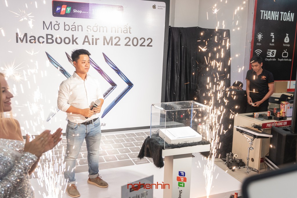 FPT Shop mở bán sớm MacBook Air M2 tại Việt Nam cùng quà tặng hấp dẫn - Hình 3