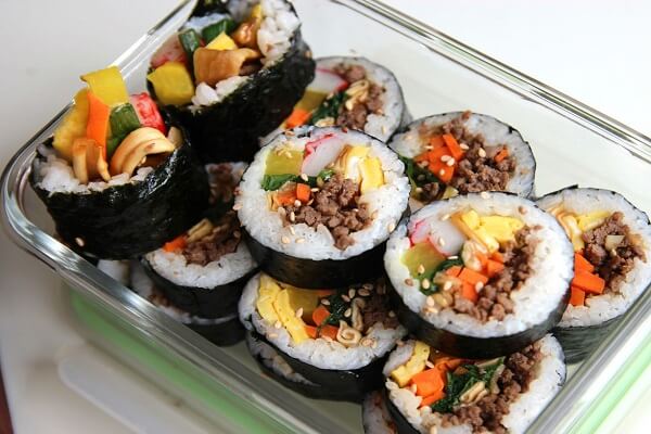 Thay khẩu vị mới với cách làm sushi chay ngon lạ miệng - Hình 2