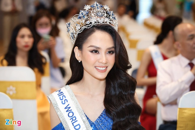 Hoa hậu Mai Phương lên tiếng về tin đồn yêu đại gia: Anh ấy rất đàng hoàng - Hình 2