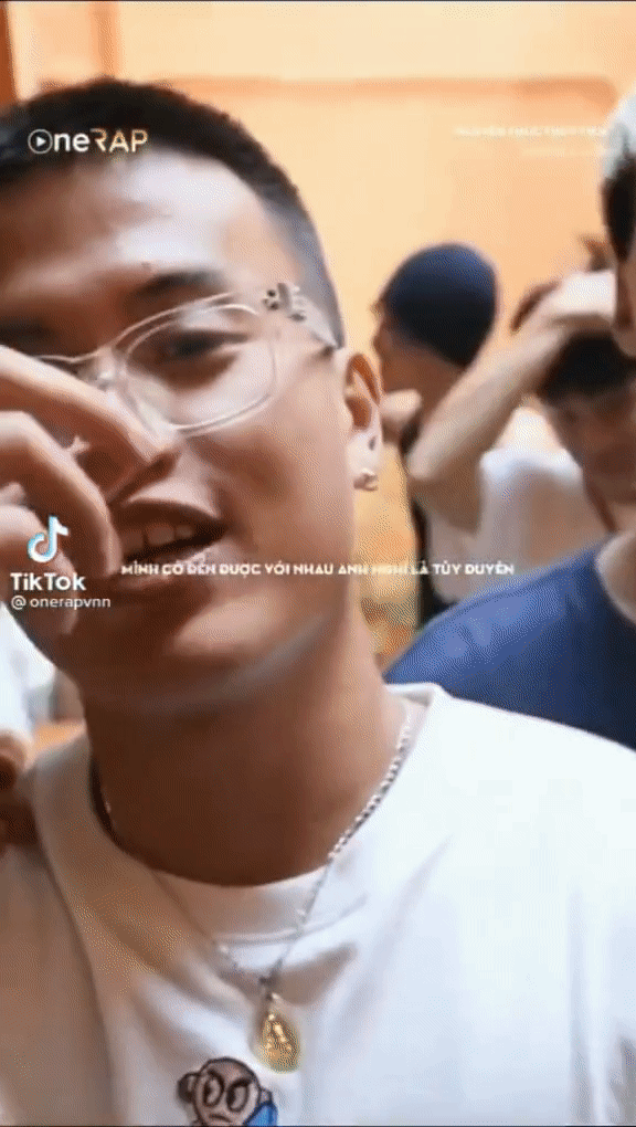 Thùy Tiên được rapper sáng tác nhạc tỏ tình, fan lo lắng Quang Linh Vlog bị lép vế - Hình 2