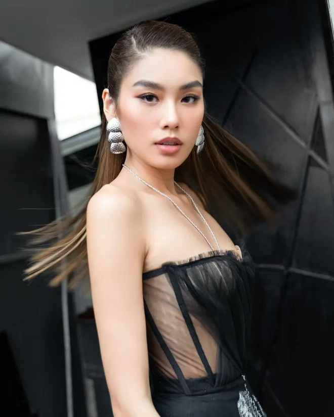 Á hậu Thảo Nhi Lê đụng hàng Ngọc Trinh nhưng lại bị ví như bạch tuộc - Hình 6