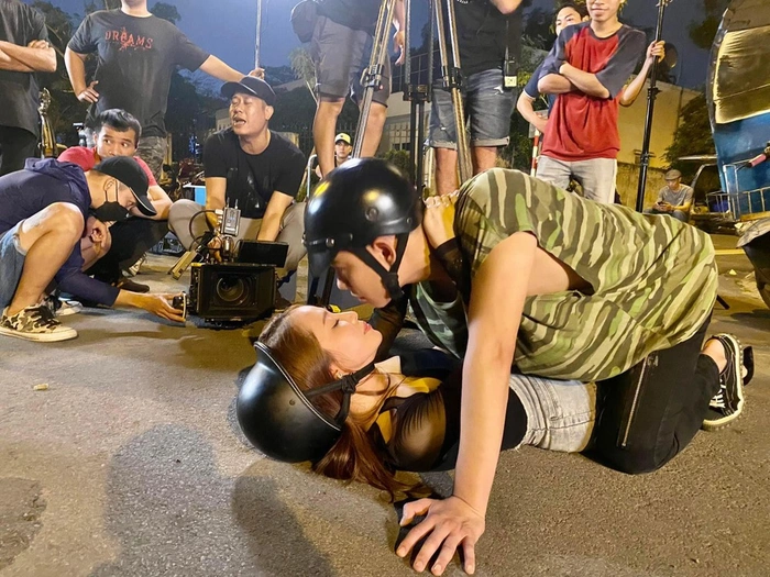 Quỳnh Nga thừa nhận người cứ hừng hực khi đóng cảnh thân mật với bạn diễn nam - Hình 2