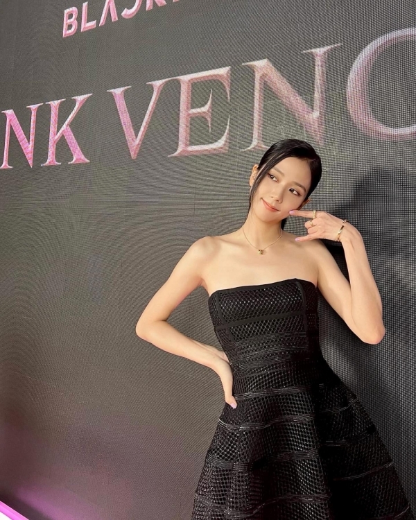BLACKPINK comeback cực cháy sau 2 năm vắng bóng: Jennie, Lisa '10 điểm' với màn rap đôi 'Pink Venom' - Hình 5