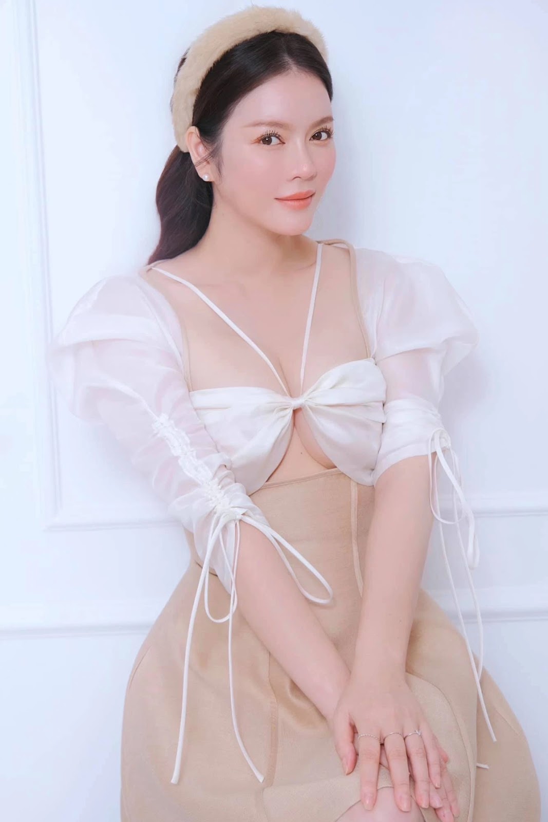 Lý Nhã Kỳ có điểm lạ cơ thể khiến đàn ông mê, hội chị em chỉ biết xuýt xoa ước được như cô ấy - Hình 1